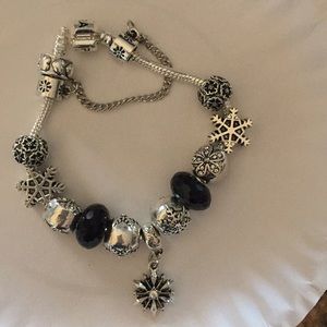 💯Pandora Winter Bracelet NWOT
